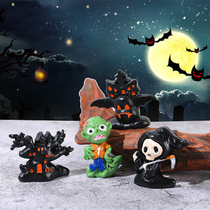 HAOXUAN Halloween Monstruo Verde Bruja Mago Casa del Árbol Resina Pequeña Figura Miniatura Paisaje Accesorios Animados - Product Image 2