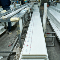 Film PVC 250*8*2900MM à effet bois avec lignes argentées, panneaux PVC pour intérieur, dalles de plafond PVC