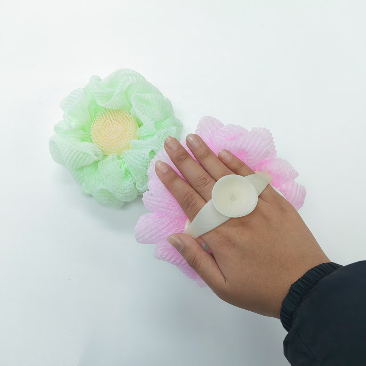 Customized Logo Exfoliating Wrinkle Net Body Scrubber Remove Dead Skin Bath Shower Sponge Puff Bath Mesh Brush Skin Massager