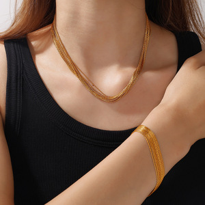 Pulsera de Cadena Multicapa de Acero Inoxidable con Baño de Oro de 18K, Diseño Geométrico para Mujer, Uso Diario - Product Image 4