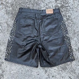 Fabricante OEM de <span class=keywords><strong>pantalones</strong></span> <span class=keywords><strong>cortos</strong></span> de sarga encerada de algodón de alto gramaje para hombre, personalizados, con pedrería y cristales laterales, estilo streetwear - Product Image 2