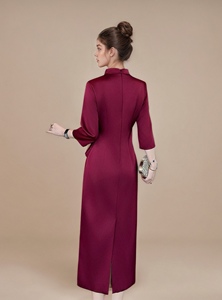 Abito lungo da <span class=keywords><strong>donna</strong></span> in raso rosso con elegante colletto di perline e fiocco in vita per l'abbigliamento da sposa autunnale - Product Image 5