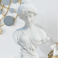 Buste féminin en marbre sculpté à la main sur mesure pour galerie et projet de villa, statue classique en pierre.