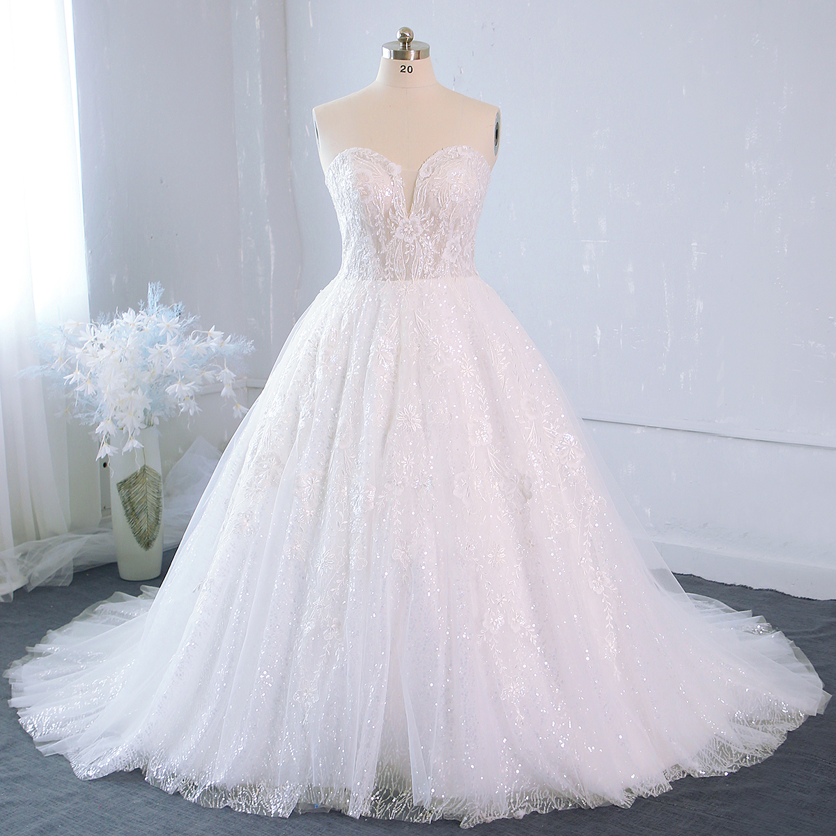 White ball gown shiny lace sweetheart strapless wedding gowns