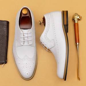 Zapatos de Hombre Blancos de Moda con Punta en Pico, de Cuero, de Caña Alta, con Aumento de Altura Invisible, para Negocios, Estilo Oxford - Product Image 4