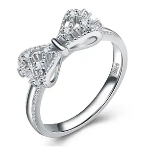 时尚珠宝戒指心形钻石结婚石祖母绿立方氧化锆实心宝石可调10克白色v形戒指
