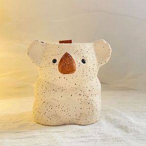Velas hechas a mano de cera de lujo de cerámica de Koala lindo superventas en tarro de cerámica velas aromáticas mechas de madera <span class=keywords><strong>vela</strong></span> perfumada - Product Image 3