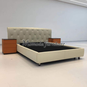 Letto Matrimoniale King Size in Pelle Beige Design Italiano HL per Camere da Letto di Ville di Lusso - Product Image 5