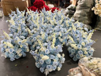 Chemin de table floral artificiel bleu poussière et blanc, arrangement de roses, delphiniums et hortensias, centre de table pour allée de mariage et décoration de banquet