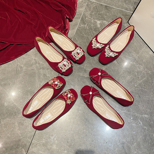 Chaussures de mariée Xiuhe rouges antidérapantes à double usage pour femmes, plates, à bout ouvert, souples et confortables pour la maternité - Product Image 1