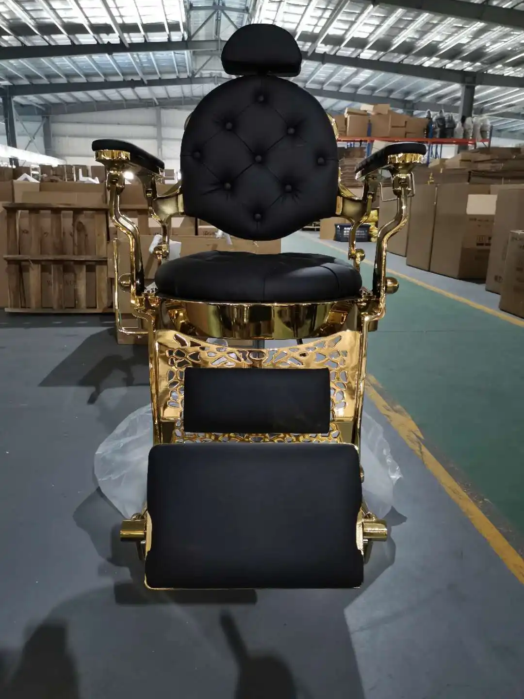 Wholesale good quality golden hydraulic barber chair for salon