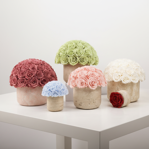 Vase en travertin Stone Terre pour bouquet de fleurs séchées naturelles, roses éternelles, immortelles, préservées pour toujours - Product Image 2