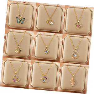 <span class=keywords><strong>Collier</strong></span> Pendentif Luxe Brillant en Chaîne d'Acier Inoxydable Or Zircon Cœur Papillon pour Femme, avec Perle Délicate Fleur Feuille - Product Image 1