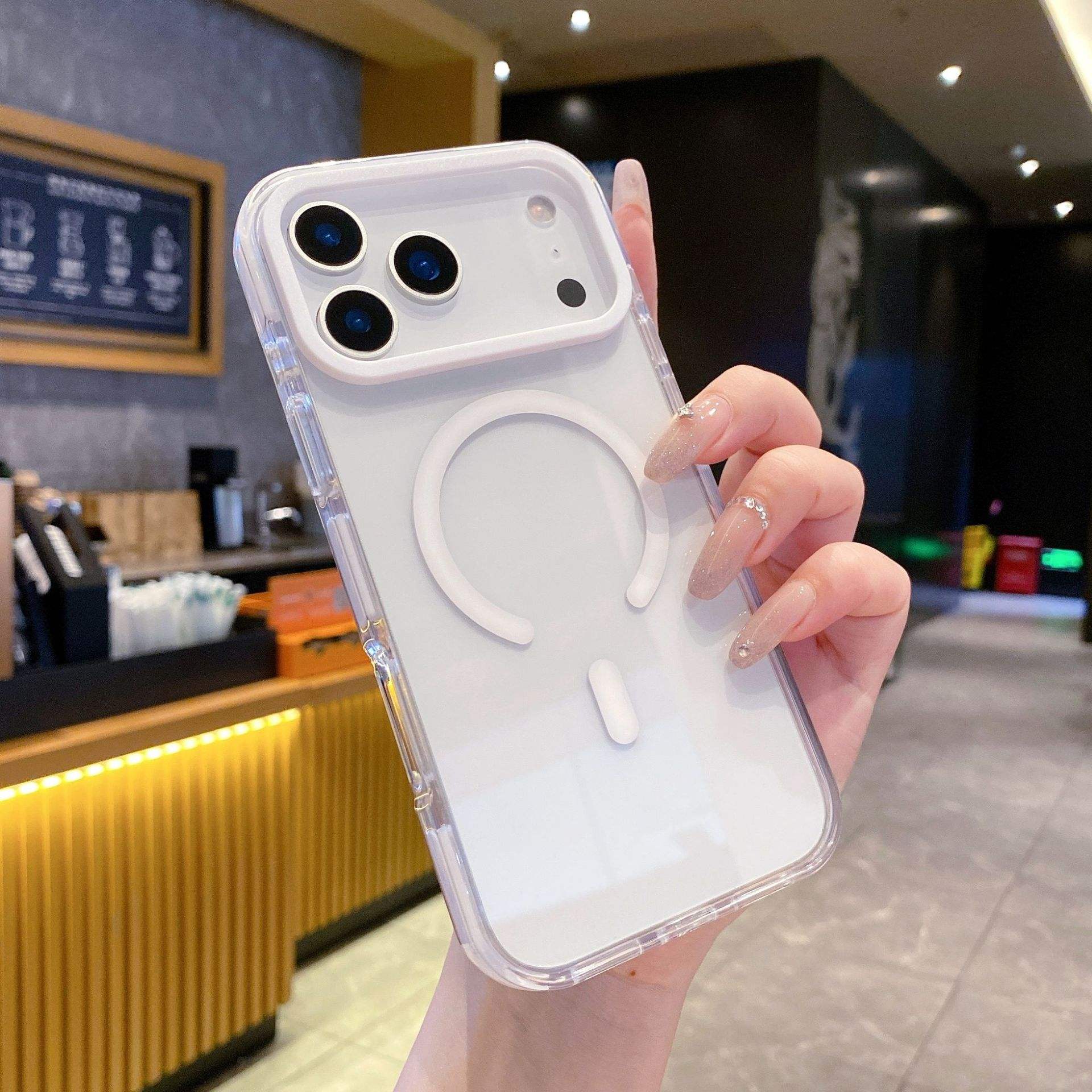 ขอบสีขาว