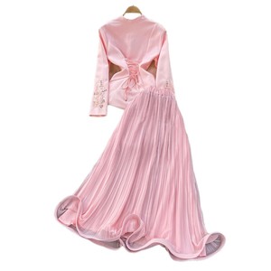 Luxuriöses Pailletten-<span class=keywords><strong>Blazer</strong></span>-Set mit V-Ausschnitt und Elegantes Plissiertes Maxikleid im Zweiteiler-Stil - Product Image 4
