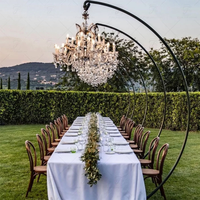 Ensembles de décoration et fournitures de mariage : Support demi-cercle en fer noir robuste pour lustre, idéal pour tables extérieures – Fournisseur de mariage