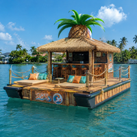 Bar flottant gonflable Tiki avec toit en chaume ananas, canapés souples et tabourets de bar pour les rassemblements aquatiques tropicaux en lac ou en mer