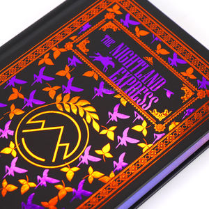 Empresa de fabricación de libros Lámina personalizada en tapa dura Impresión de novela romántica encuadernada con bordes rociados de color púrpura - Product Image 3