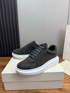 รองเท้าแฟชั่นดีไซน์หรูหราทันสมัย รองเท้ากีฬาแบรนด์ดัง รองเท้าลำลองกีฬา รองเท้ากันลื่นสำหรับเดินเล่นกลางแจ้ง - Product Image 3