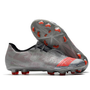 Zapatos de Fútbol Duraderos de Diseño Moderno, Botas con Tacos Largos, Zapatos de Fútbol Sala de Alta Calidad, Zapatos Deportivos Profesionales con Tacos para Hombre - Product Image 1