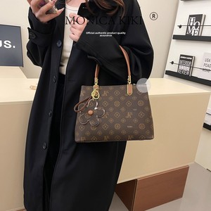 <span class=keywords><strong>Sac</strong></span> à main de luxe pour femme 2026, <span class=keywords><strong>sac</strong></span> messager transfrontalier avec chaînes à boucles et fermeture éclair, couleur platine - Product Image 4