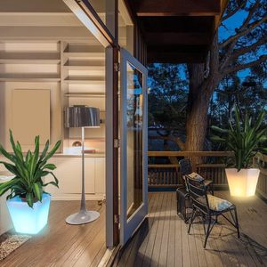 Maceta LED Solar para Jardín, Cuadrada, Grande, Iluminada, con Clasificación IP65, Control Remoto, Resistente al Agua, 40x40x40cm, Blanco Cálido - Product Image 1