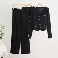 Vente en gros de costumes décontractés pour femmes en trois pièces pour l'automne et l'hiver, veste en tricot à col en V et cardigan pour femmes avec pantalon