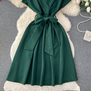 ชุดเดรสออกงานกลางคืนสำหรับผู้หญิง ดีไซน์ผูกโบว์ที่เอว คอวี แฟชั่น - Product Image 6