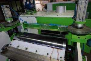 Machine industrielle de déroulage et de rembobinage à grande vitesse pour la manipulation et le rembobinage de rouleaux de papier, de film et de tissu - Product Image 3