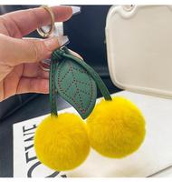 Porte-clés Pompon Mignon Cerise, Accessoire Moelleux, Breloque pour Sac à Main, Sac de Voiture, Pendentif pour Femmes et Filles