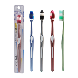 Cepillo de Dientes Desechable Joycare Portátil Extra Suave con Cerdas de PBT para Adultos, Cuidado Bucal con Función Blanqueadora, Mango de PP para Viajes y Hogar - Product Image 1
