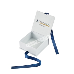 Scatola Regalo Magnetica Bianca Personalizzata a Forma di Libro, Confezione Rigida in Cartone con Chiusura a Nastro per Prodotti di Lusso - Product Image 2