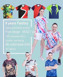 T-shirt Casual da Uomo Buker con Scollo a V, Design Grafico in Poliestere, Personalizzabile con Sublimazione Premium - Product Image 3