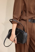Nouveau sac à bandoulière minimaliste en cuir de vachette pleine fleur, sac Boston de luxe léger et tendance, sac à main décontracté grande capacité, logo personnalisé