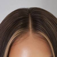 Perruque complète en cheveux humains lisses de luxe, raie naturelle au milieu, ligne de cheveux invisible, cheveux Remy doux pour un coiffage personnalisé