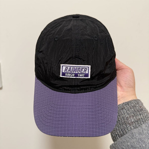 Cappello da Baseball in Nylon a 6 Pannelli Non Strutturato, Leggero, Impermeabile, Antisudore, con Logo Ricamato Personalizzato e Cinturino Colorato - Product Image 1