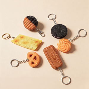 ของชำร่วยงานปาร์ตี้วันหยุด พวงกุญแจรูปคุกกี้เหมือนจริง ของตกแต่งกระเป๋าสุดฮิต DIY ของประดับตกแต่งคริสต์มาส ของขวัญชิ้นเล็กสำหรับแคมเปญการตลาด - Product Image 1