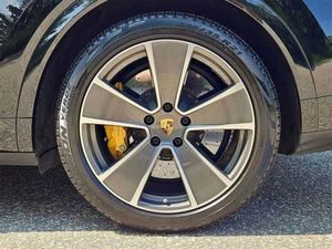 <span class=keywords><strong>Porsche</strong></span> <span class=keywords><strong>Cayenne</strong></span> E-Hybrid Turbo S SUV d'<span class=keywords><strong>occasion</strong></span> 2024 : Économique et Performant - Product Image 3