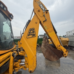 Chargeuse-pelleteuse sur roues JCB 3CX, moteur TCM, puissance 75 kW, charge nominale 7 tonnes, pompe hydraulique avec bras de creusement arrière pour travaux de construction - Product Image 4