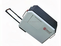 Machine de nettoyage laser à fibre pulsée portable haute puissance 200W pour la construction navale, les industries pétrochimiques et le décapage écologique de la rouille du bois