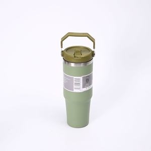 Tumbler Isolato Sottovuoto in Acciaio Inossidabile Rosa con Coperchio e Cannuccia, Tazza da Viaggio di Grande Capacità per Scuola e Attività all'Aperto - Product Image 4