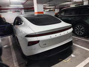Modelo 2023, Auto Eléctrico Xpeng P7 de Segunda Mano, Volante a la Izquierda, Euro VI, 670 km de Autonomía, Venta al Por Mayor para Exportación - Product Image 3