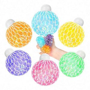 Jouet anti-stress de football souple de qualité supérieure pour adultes, pour soulager l'anxiété, balle souple en matériau Tabac - Product Image 1