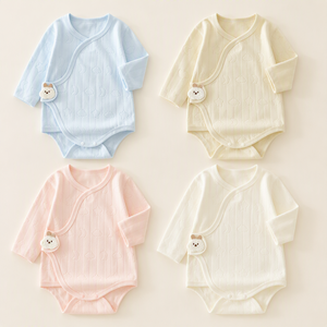 Paquete de 4 Bodys de Kimono para Bebé |   Monos de algodón de manga larga con estampado de estrellas, lunas <span class=keywords><strong>y</strong></span> nubes |   Parche de Felpa |   95% Algodón 5% Elastano |   4 Colores - Product Image 1