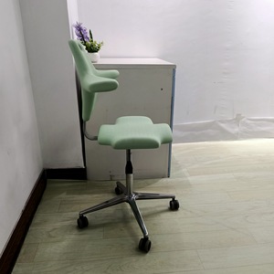 Chaise de bureau ergonomique pour dentiste, réglable en hauteur, pivotante, avec roulettes, cadre en métal vert émeraude - Product Image 2