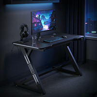 Meja Komputer E-sports Ergonomis dengan Permukaan MDF dan Finishing Stiker, Meja Gaming dengan Lampu RGB untuk Pemain Profesional