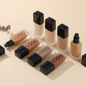 Fondotinta Liquido Professionale Coprente, Correttore a Lunga Durata, Impermeabile, Resistente al Sudore, Finitura Naturale, Controllo dell'Oleosità, Tenuta 24 Ore - Product Image 1