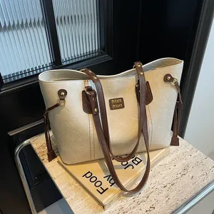 <span class=keywords><strong>Sac</strong></span> à <span class=keywords><strong>main</strong></span> en cuir PU grande capacité pour <span class=keywords><strong>femme</strong></span>, <span class=keywords><strong>sac</strong></span> fourre-tout simple en forme de croix, ouvert, tendance, couleur contrastée, polyvalent, idéal pour la plage - Product Image 1