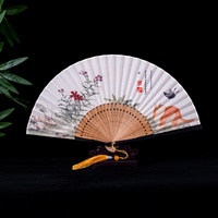 Éventail pliant traditionnel chinois, motif paysage, danse classique, artisanat en bambou et tissu, éventail pliant pour étudiant, pour mariage/diplôme