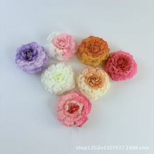 Fleurs artificielles Qiye, tête de pivoine en plastique et soie, décoration de mariage, décoration de la maison, arrangement floral pour la Saint-Valentin - Product Image 1